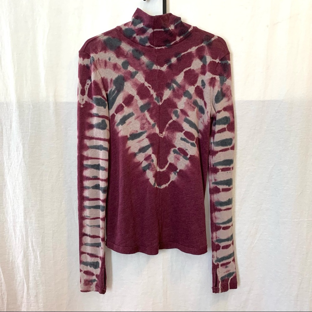 Free people psychedelic tie dye turtleneck top